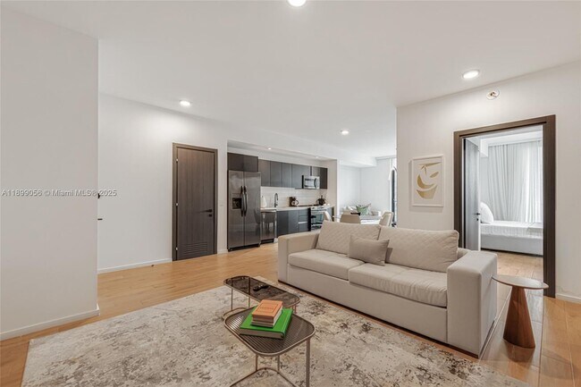 Building Photo - 398 NE 5th St