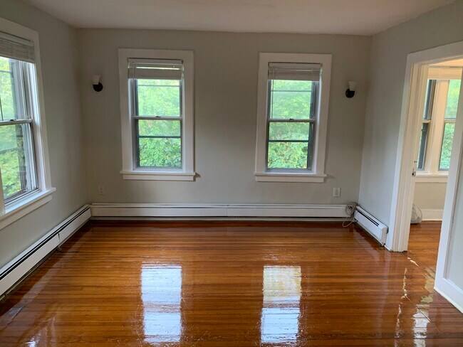 Building Photo - 307 Orange Rd