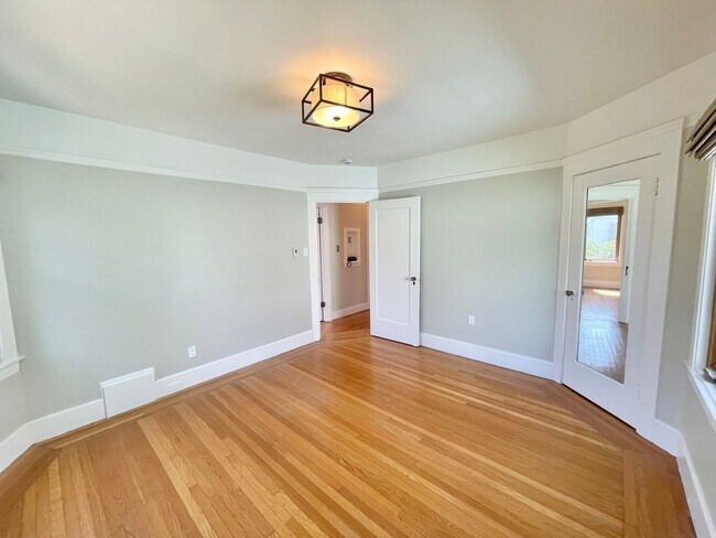 Building Photo - Westwood Park - Stunning 3BR+ / 2 BA Home w/Fabulous Back Yard! - PROGRESSIVE