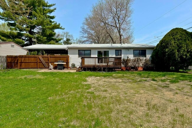 Building Photo - 980 Manresa Ln