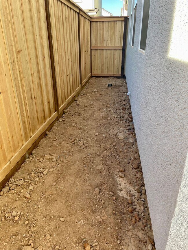 Building Photo - 2616 Celestial Ln