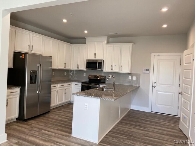Building Photo - 2759 Acadia Dr