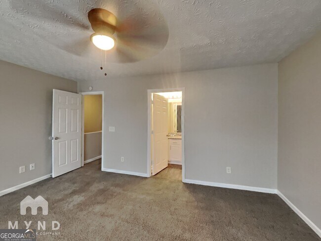 Building Photo - 1998 Grove Way