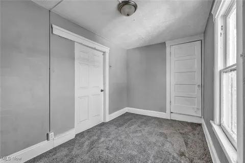 Building Photo - 3124 W 11th Pl