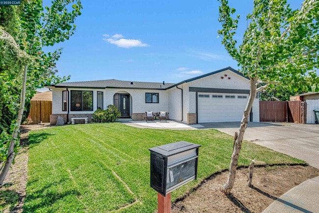 Building Photo - 2242 Westwood Ct