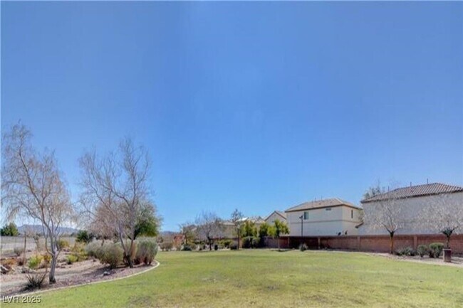 Building Photo - 5863 W Baroque Gold Ct