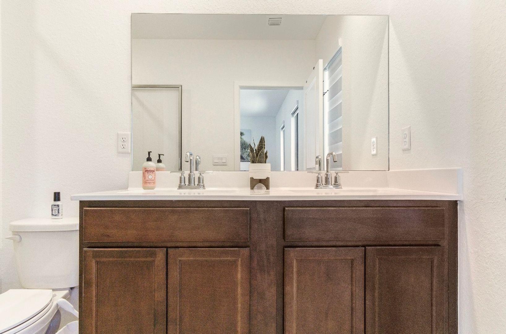 Building Photo - 511 NW 17th St