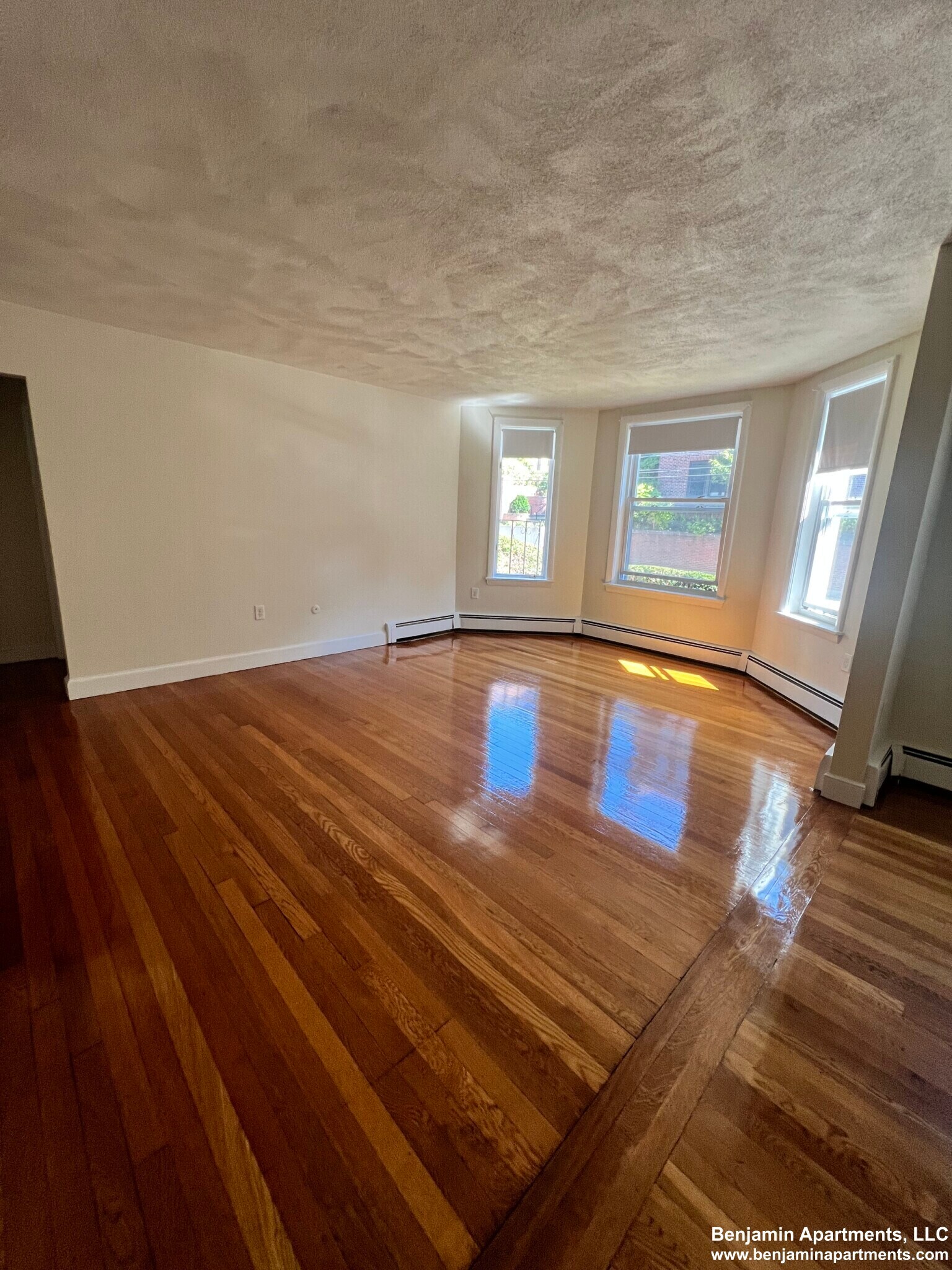 Building Photo - 322 Tappan St