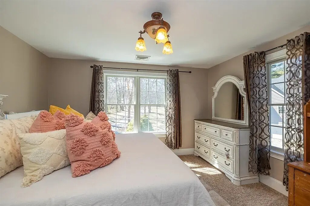 Building Photo - 120 Adams St