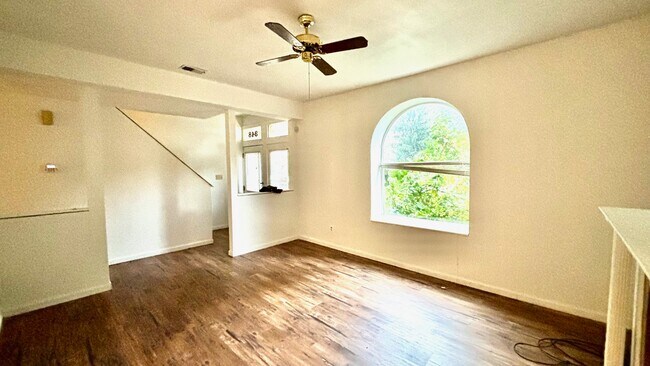 Building Photo - 348 N Newstead Ave