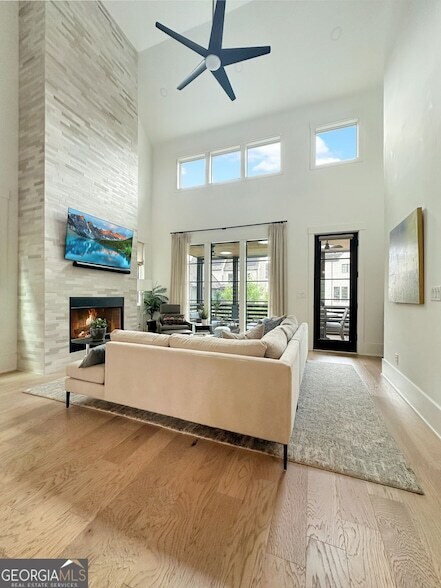 Building Photo - 300 Mado Ln