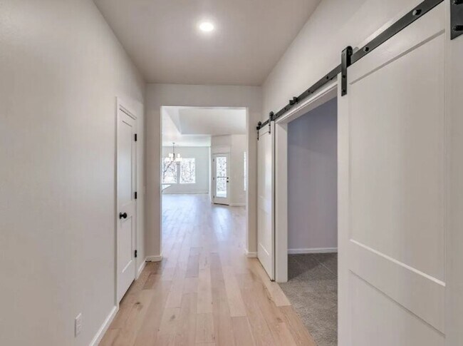 Building Photo - Model Home in East Edmond + 3 bedrooms + B...