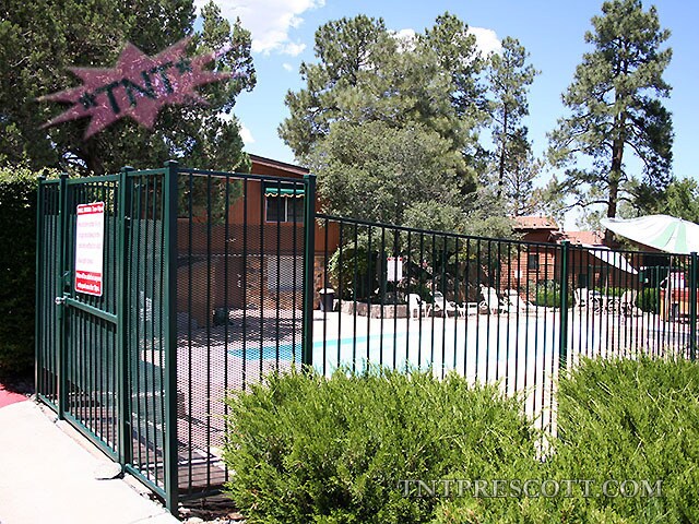 Building Photo - Pine Creek Estates Townhome