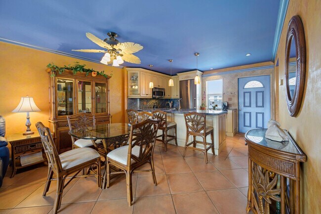 Building Photo - 600 NE 2nd St