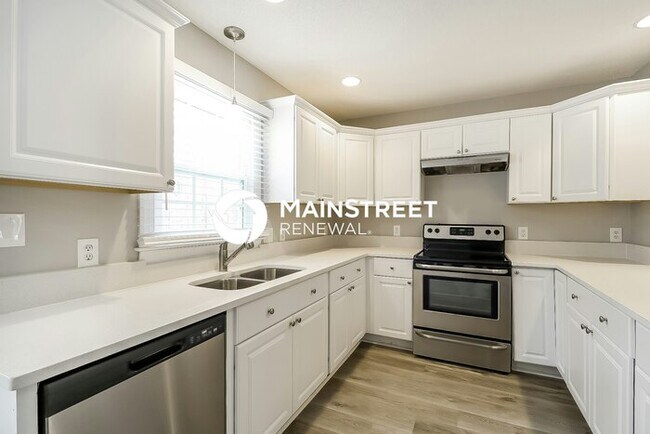 Building Photo - 3 Bedroom Pet-Friendly Home in RALEIGH, NC with Main Street Renewal