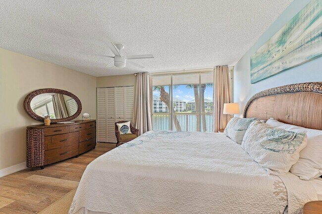 Building Photo - 353 S US Hwy 1