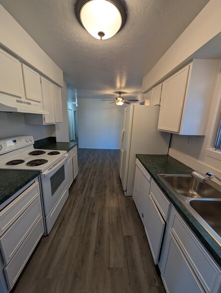 Building Photo - 377 Mattwood Dr