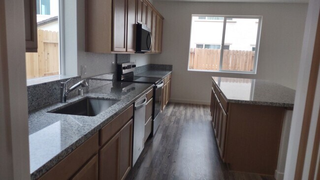 Building Photo - 6064 Sunscape Wy