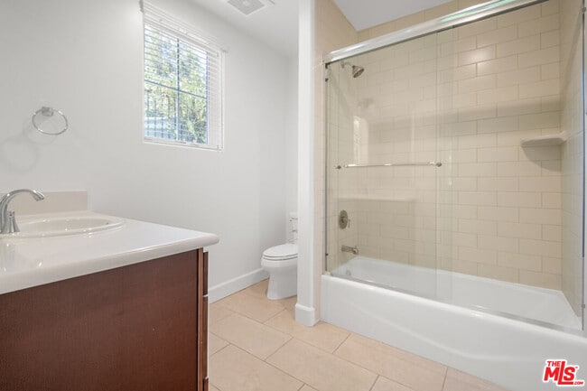 Building Photo - 18326 Columbus Cir