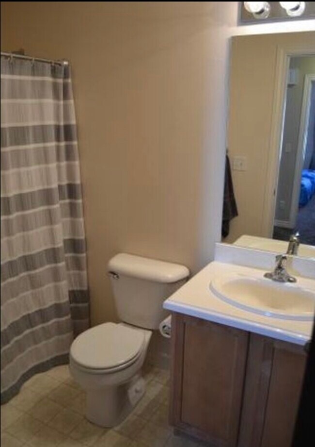 Building Photo - 4031 Montego Dr