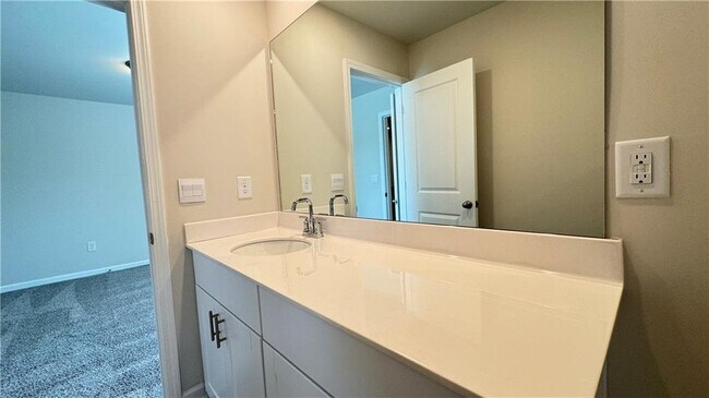 Building Photo - 151 Cedar Ln