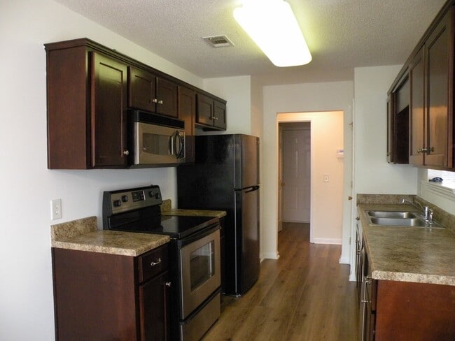 Building Photo - 147 Brianna Cir