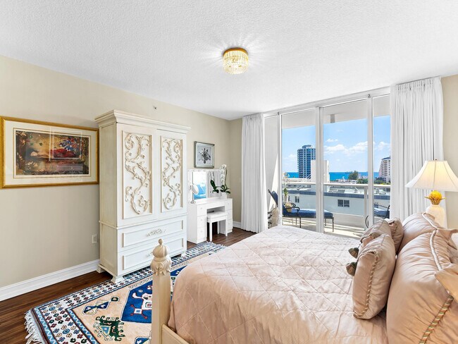 Building Photo - 715 Bayshore Dr