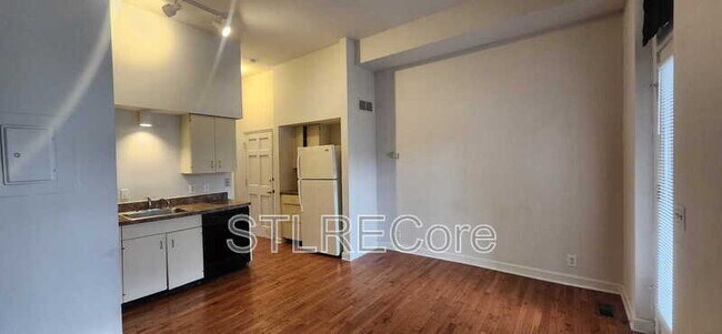 Building Photo - 2415 S 10th St