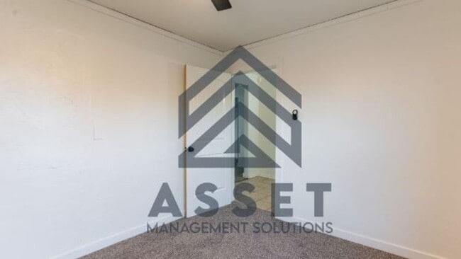 Building Photo - 4 Bedroom Rent to Own Home Available!