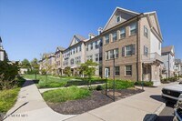Building Photo - 17 Cortland Ct
