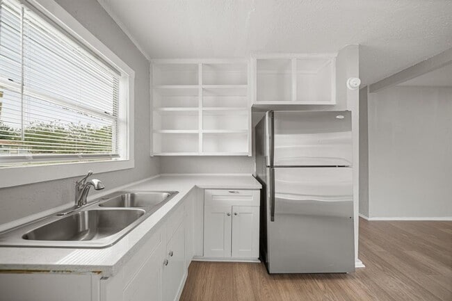 Primary Photo - 1723 W 5th St