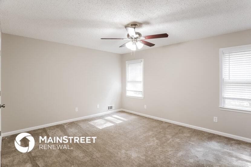 Building Photo - 300 Ladora Dr