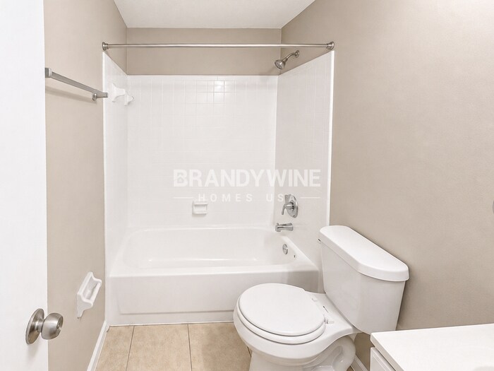 Building Photo - 7418 La Ventura Dr E