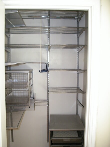 Building Photo - 3537 S Stafford St