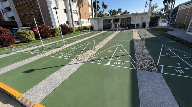 Building Photo - 3040 NE 16th Ave