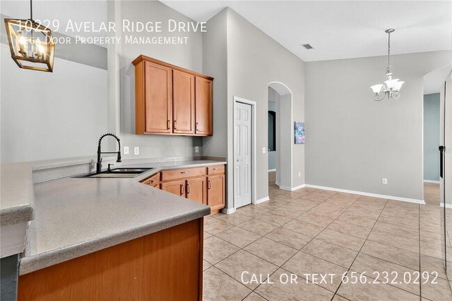 Building Photo - 10229 Avelar Ridge Dr