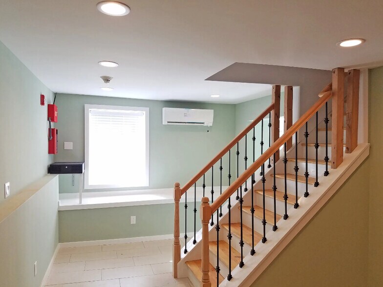 Building Photo - Beacon Row Apartments