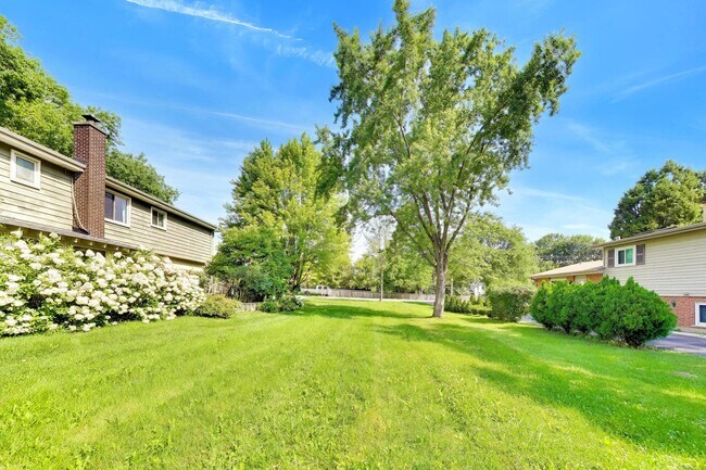 Building Photo - 115 S Kainer Ave