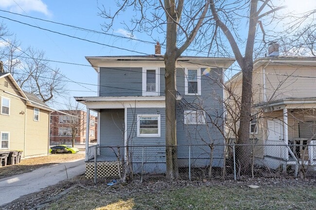Building Photo - MOVE-IN SPECIAL - NEW LISTING! 4 BEDROOM HOME