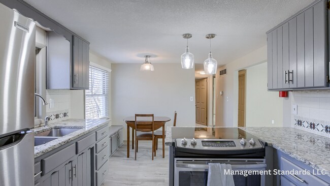 Building Photo - 6938 Berry Rd