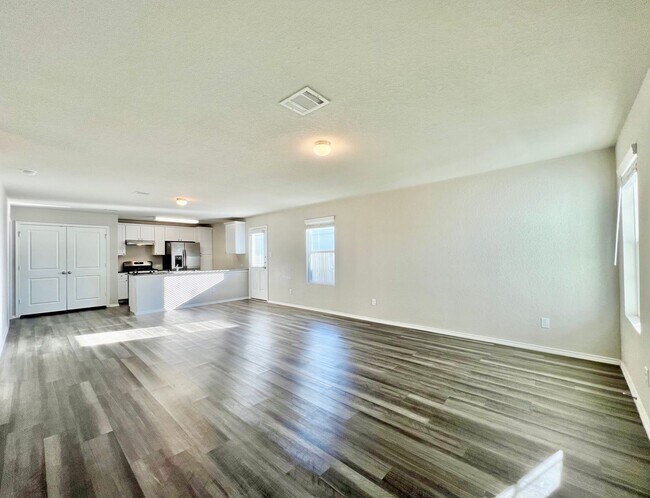 Building Photo - Charming Single-Story Home in Amenity-Rich Community