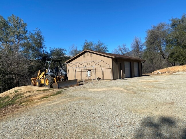 Building Photo - Beautiful 3-Bedroom Home with Bonus Room, Shop & 10 Acres!
