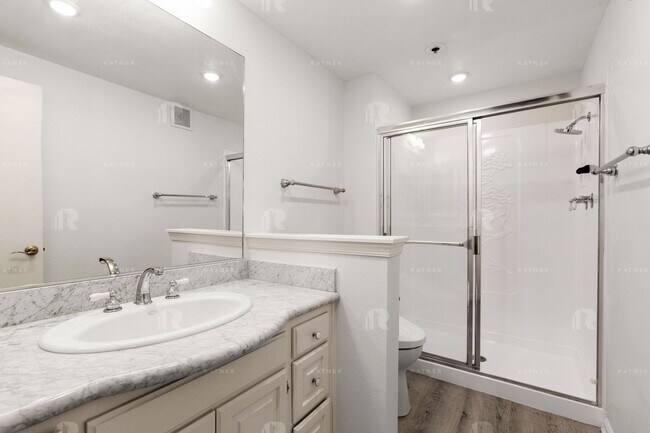 Building Photo - (Ellie:B) Promenade West – Unit #208