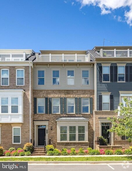 Building Photo - 1705 Cottonwood Grove Rd
