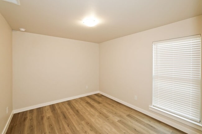 Building Photo - 9901 Yellowhouse Ave