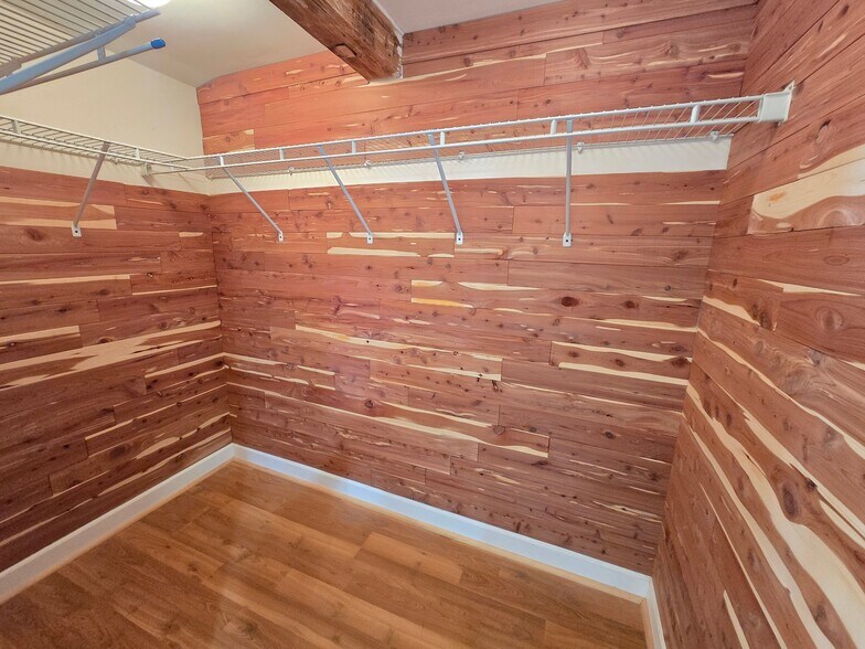 Building Photo - 2834 E Boss Arnold Rd