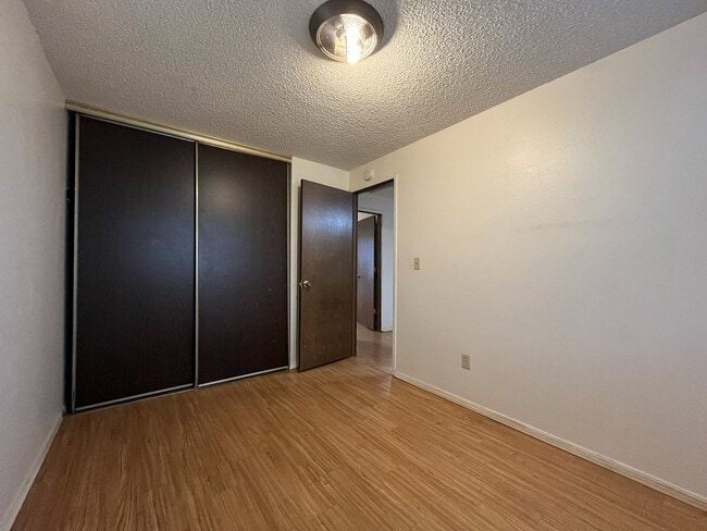 Building Photo - CCO867