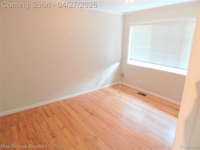 Building Photo - 116 E Hickory Grove Rd