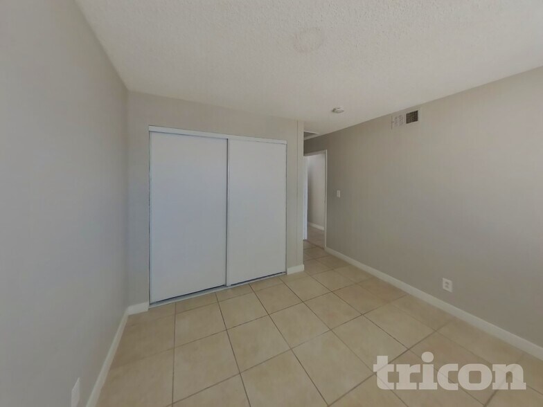 Building Photo - 7147 Fenway Ave