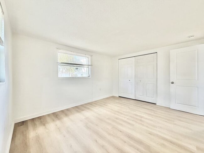 Building Photo - 12909 Kings Manor Ave